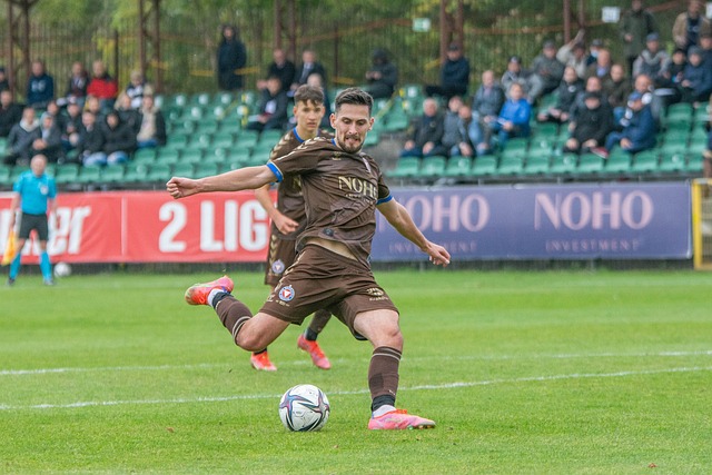 不断施压以 不断施压以